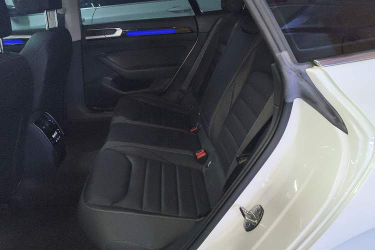 Used Volkswagen FAW-Volkswagen CC 2023 380TSI Striking Edition Left Rear Seat