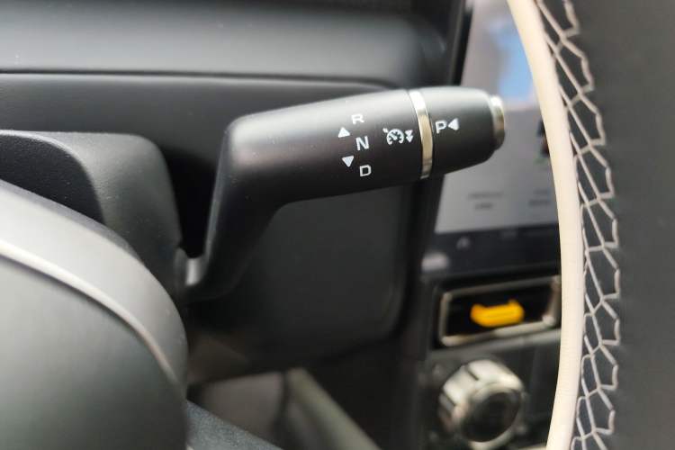 Used iCAR V23 2025 401 Two-Wheel Drive Advanced Edition Gear Lever