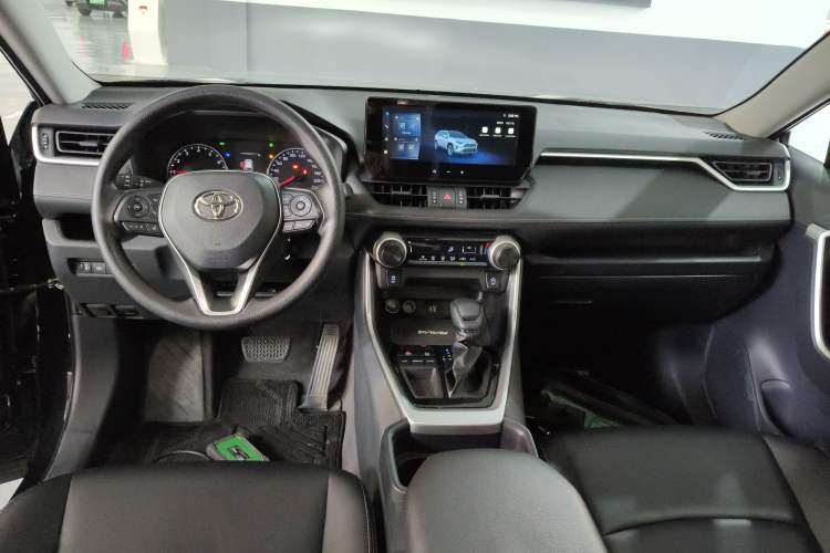 Used Toyota RAV4 2024 2.0L CVT Two-Wheel Drive Urban Edition
