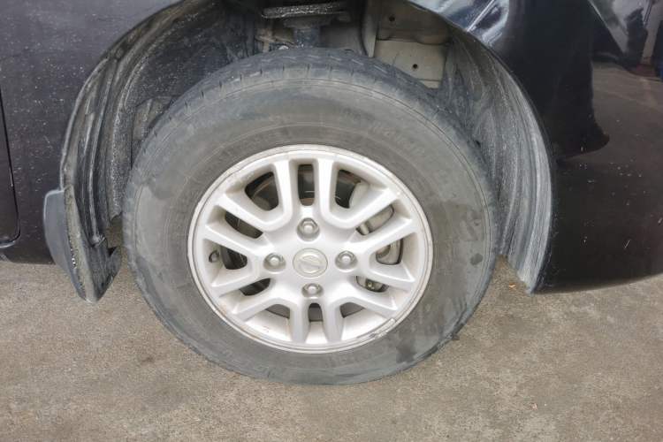 Used Nissan NV200 2013 1.6L Luxury Model China IV Standard Right Front Wheel Hub