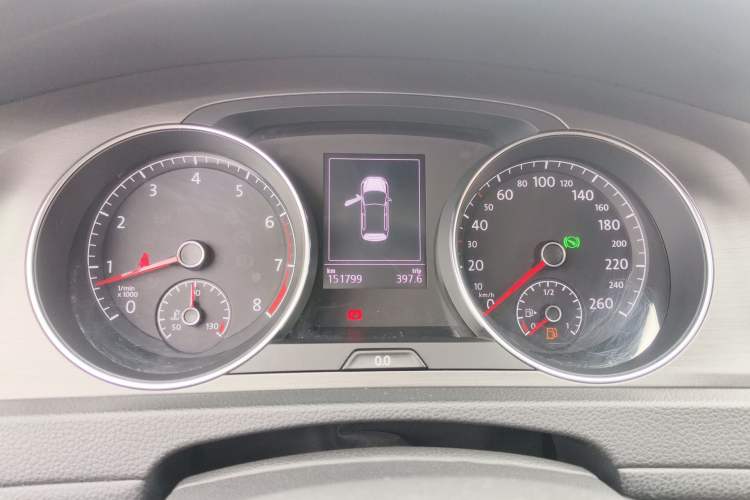 Used Volkswagen Golf 2016 180TSI Automatic Comfort Model Instrument Cluster