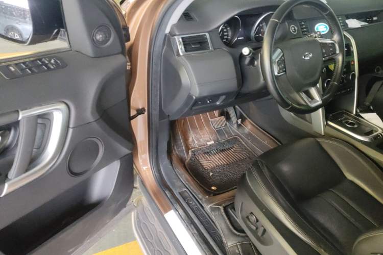 Used Land Rover Discovery Sport 2016 2.0T SE Driver Seat