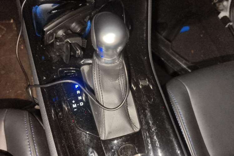 Used Toyota C-HR 2023 2.0L Luxury Edition Gear Lever