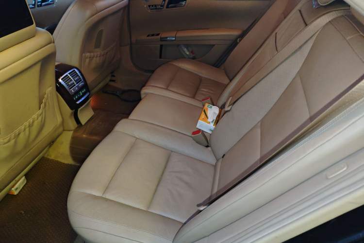 Used Mercedes-Benz S-Class 2010 S 300 L Luxury Model Left Rear Seat
