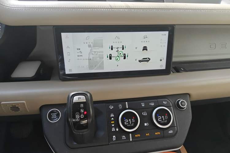 Used Land Rover Defender 2020 110 P400 HSE Audio And AC Panel