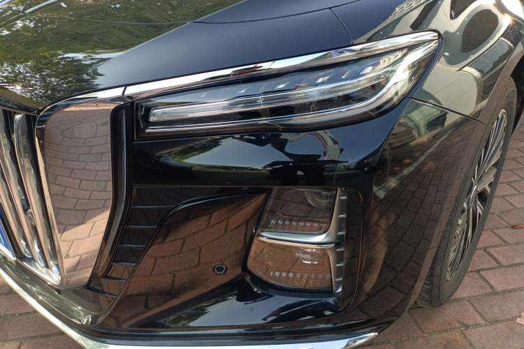 Used Hongqi H5 2025 2.0T Automatic Flag Edition – 500 000 Units Commemorative Version
