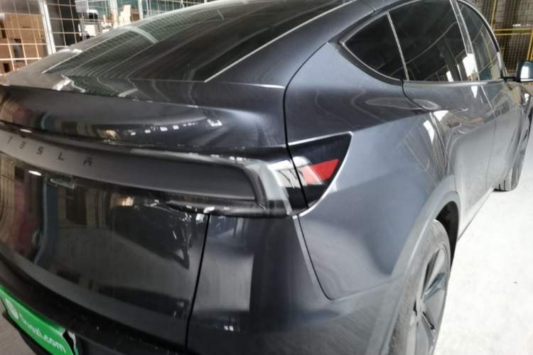 Used Tesla Model Y 2025 Rear-Wheel-Drive Version
