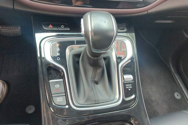 Used GAC Trumpchi M6 2023 PRO 270T DCT Luxury Edition Gear Lever