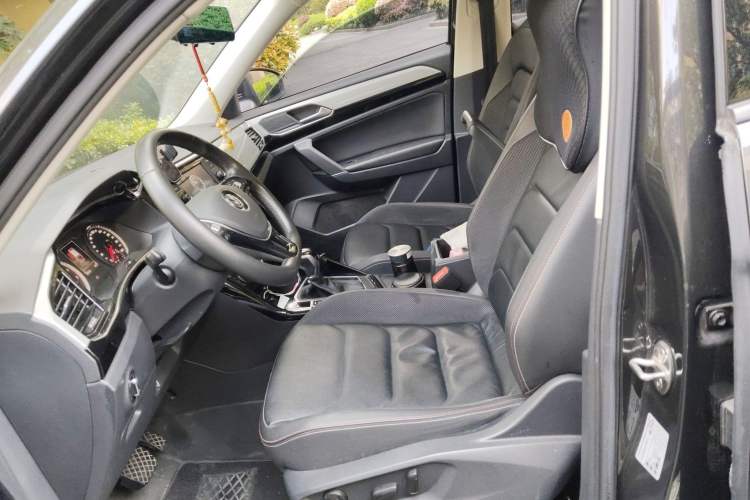 Used Volkswagen Tayron 2019 330TSI Two-Wheel-Drive Luxury Version China V Emission Standard
