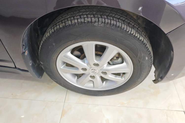 Used Nissan Tiida Sedan 2008 1.6L Automatic Fashion Edition Right Front Wheel Hub