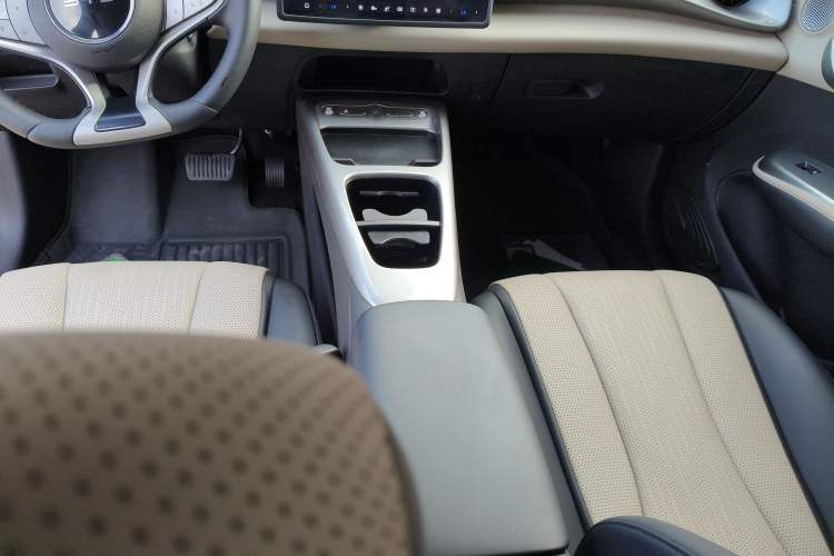 Used BYD Dolphin 2025 Smart Drive Version 420 km Freedom Edition