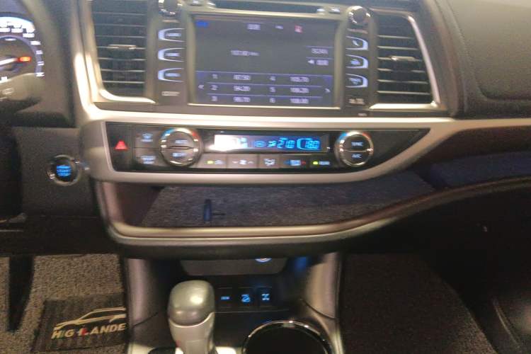 Used Toyota Highlander 2017 2.0T Four-Wheel Drive Ultimate Edition 7 Seats
