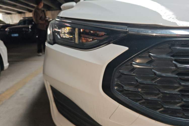 Used Ford Escort 2021 1.5L Automatic Gold Edition Right Front Headlight