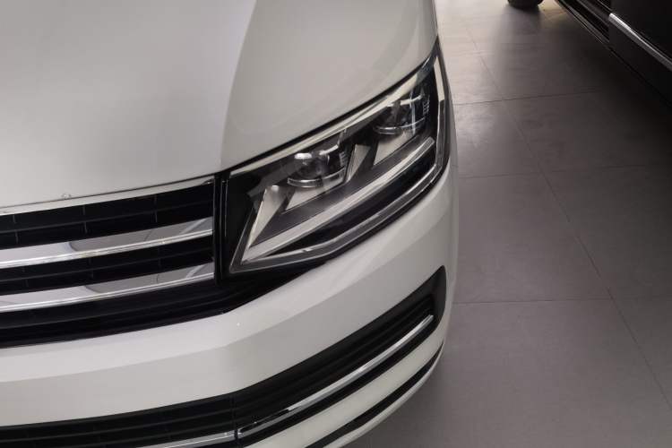 Used Volkswagen Caravelle 2018 2.0 TSI 4x4 Luxury Edition 7-Seater
