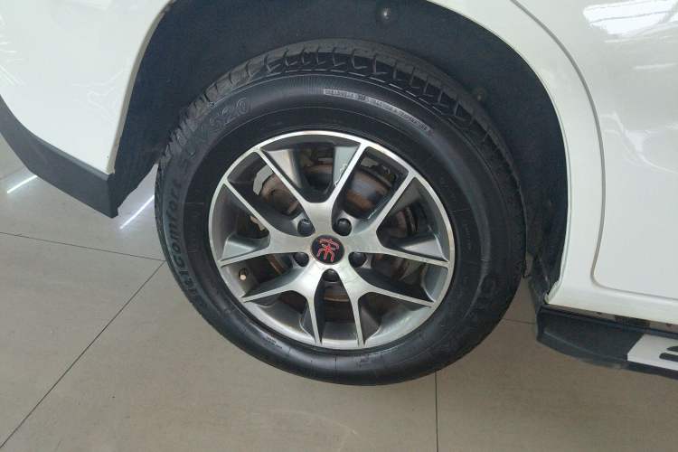 Used BYD Song 2016 Gaishi Edition 1.5TID Automatic Leading Model Right Rear Wheel Hub