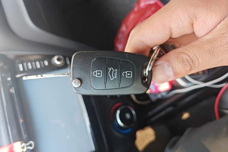 Used Kia K2 2012 Sedan 1.4L MT GLS Commemorative Edition