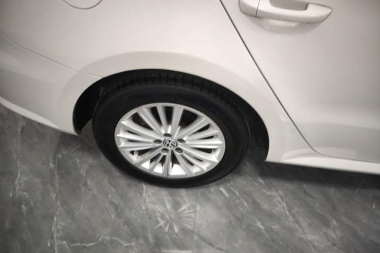 Used Volkswagen Gran Lavida 2013 1.6L Automatic Comfort Model
