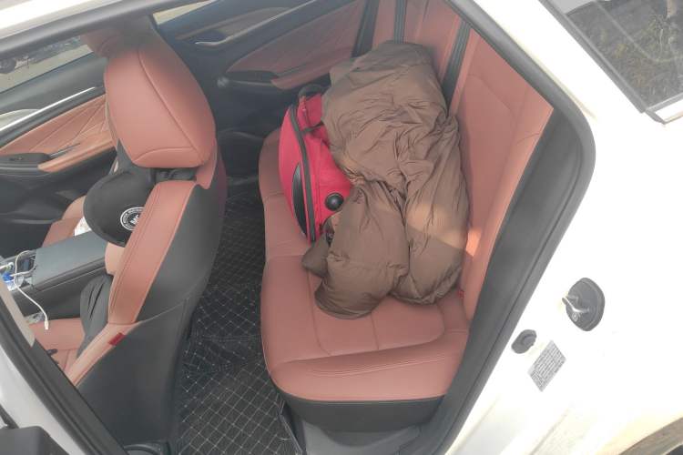 Used CHANGAN Eado 2025 PLUS 1.4T Dual-Clutch High-Energy Version
