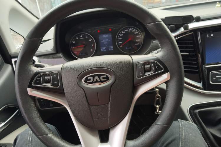 Used JAC Refine M4 2017 2.0T Manual Luxury Version Steering Wheel