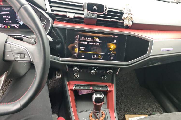 Used Audi Q3 2021 40 TFSI Fashion Dynamic Model
