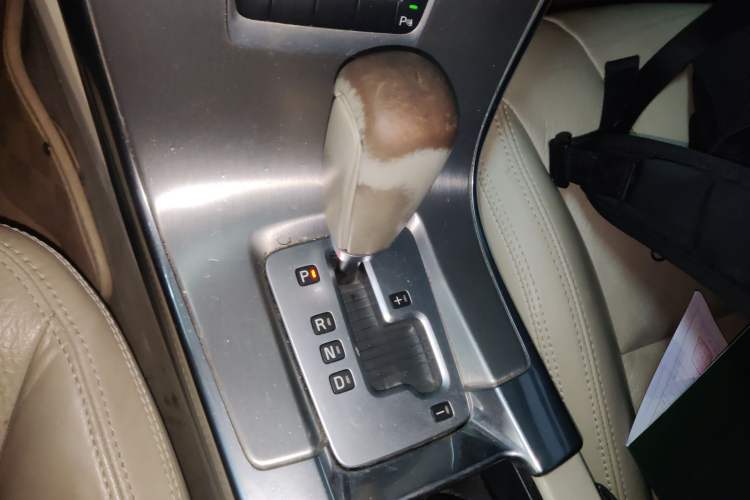 Used Volvo XC60  Gear Lever