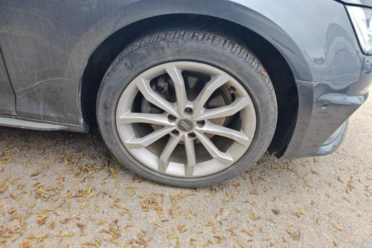 Used Audi A4L 2019 40 TFSI Fashion Edition China VI Emission Standard
