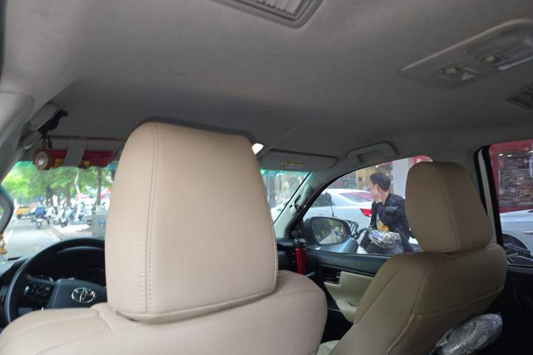 Used Toyota Fortuner 2016 2.7L Middle East Version Headliner