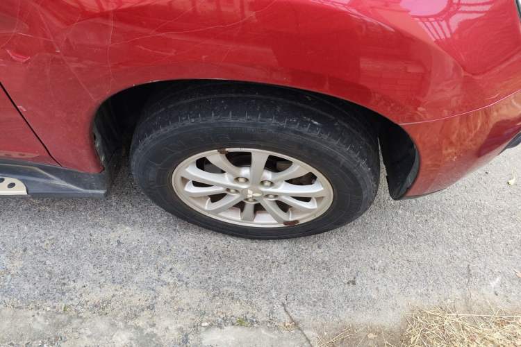 Used Mitsubishi ASX 2013 2.0L CVT Two-Wheel Drive Elite Edition Right Front Wheel Hub