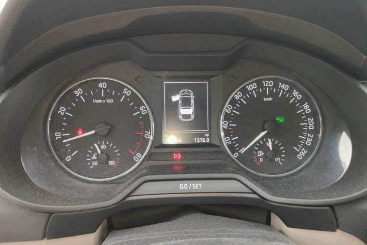 Used Skoda Octavia 2016 1.6L Automatic Smart Drive Edition Instrument Cluster