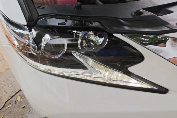 Used Lexus ES 2017 300h Mark Levinson Comfort Edition Right Front Headlight