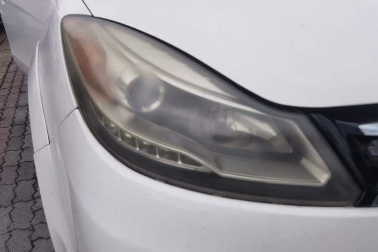 Used JMC Yusheng S350 2014 2.4T Automatic 4x4 Diesel Luxury Version with Sunroof 5 Seats
