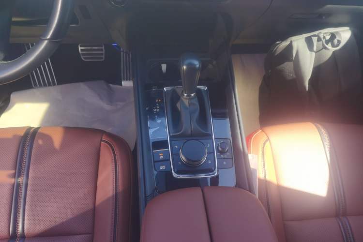 Used Mazda CX-50 2023 2.5L Luxury Edition Gear Lever