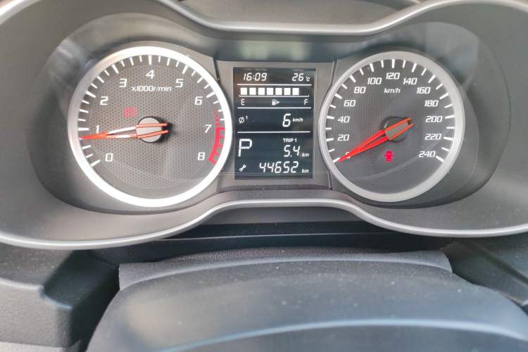 Used Bestune X40 2017 1.6L Automatic Luxury Model Odometer Close Up