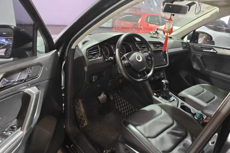 Used Volkswagen Tiguan L 2019 330TSI Automatic Two-Wheel Drive Panoramic Comfort Edition China V Standard