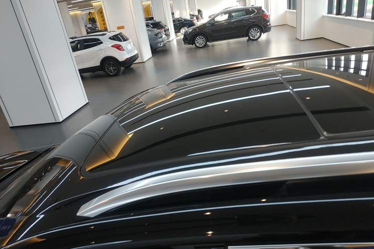 Used Buick Envision 2025 Encore Plus 28T Two-Wheel-Drive Platinum Edition