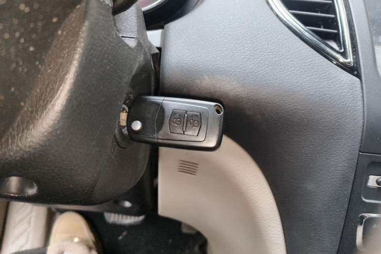 Used Bestune B50 2013 1.6L automatic luxury version
