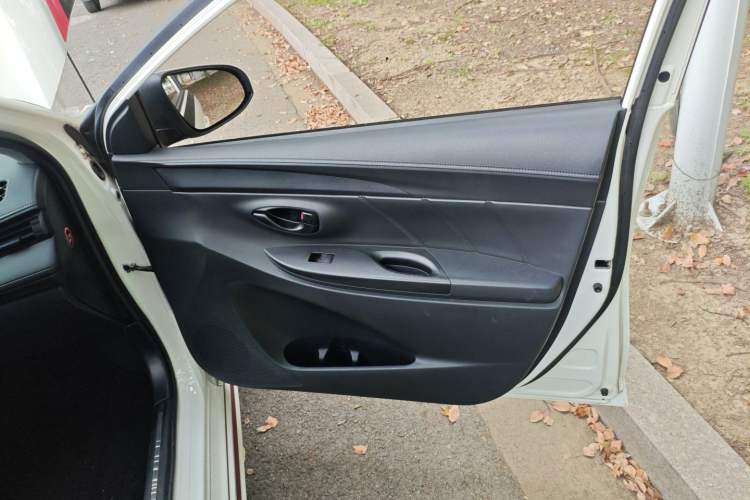 Used Toyota YARiS L Zhi Xiang 2018 1.5E CVT Champion Limited Edition Right Front Door Interior