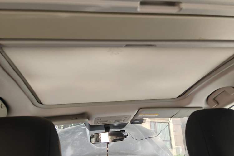 Used Renault Koleos 2013 2.5L Two-Wheel-Drive Urban Edition
