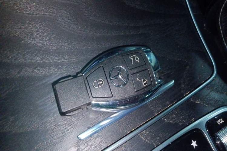 Used Mercedes-Benz C-Class 2017 C 200 L Sport Edition Vehicle Key