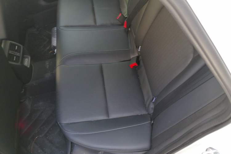 Used Honda Civic 2023 240TURBO CVT Dynamic Control · C-Position Guest Special Edition Left Rear Seat