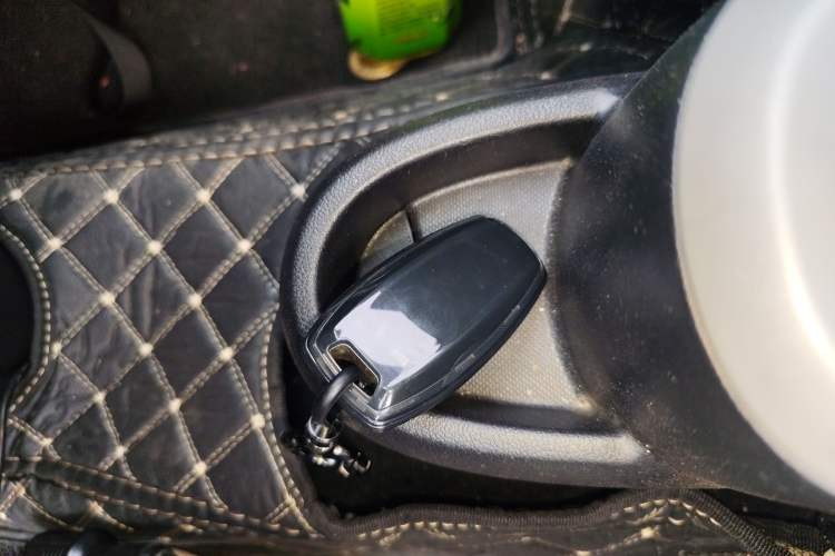 Used ORA Black Cat 2021 351 km Standard Version Vehicle Key