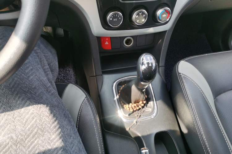 Used HYOSOW H3 2015 1.5L manual Comfort trim level