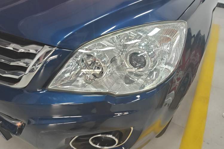 Used Haval H6 2016 Upgraded Model 1.5T Automatic Two-Wheel Drive Elite Version Left Front Headlight