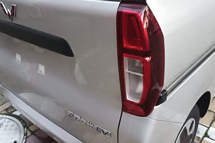 Used Wuling Zhiguang New Energy 2025 Model 305km Ambitious Edition