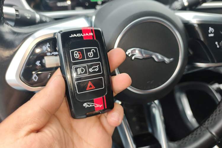 Used Jaguar I-PACE 2018 EV400 SE
