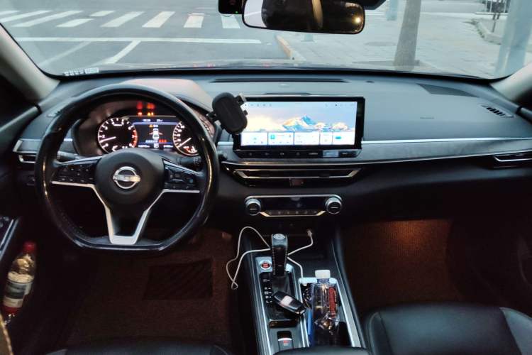 Used Nissan Teana 2022 2.0L XL-Upr Enjoyment Edition Center Console