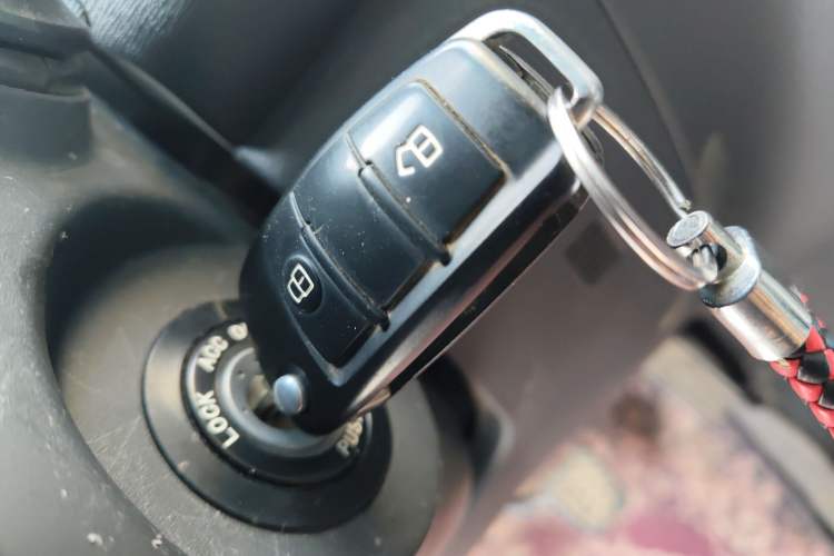 Used JAC T6 2020 2.0T Diesel Two-Wheel-Drive Elite Version Long Wheelbase China VI Emission Standard HFC4DB2-2E
