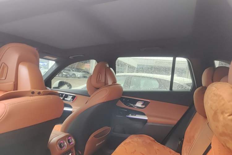 Used Mercedes-Benz GLC 2025 GLC 260 L 4MATIC Luxury Model