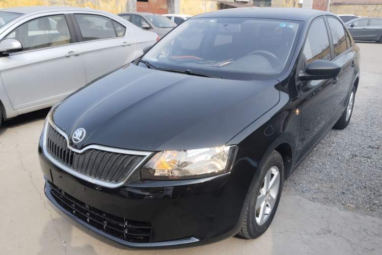 Used Skoda Rapid 2015 1.6L Manual Le Xuan Model