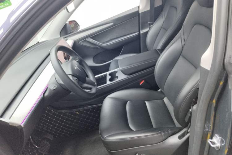 Used Tesla Model Y 2023 Rear-Wheel-Drive Version